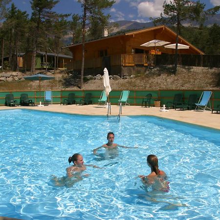 Parc Residentiel De Loisir : Le Loup Blanc Du Riou Hotel Barcelonnette Ngoại thất bức ảnh