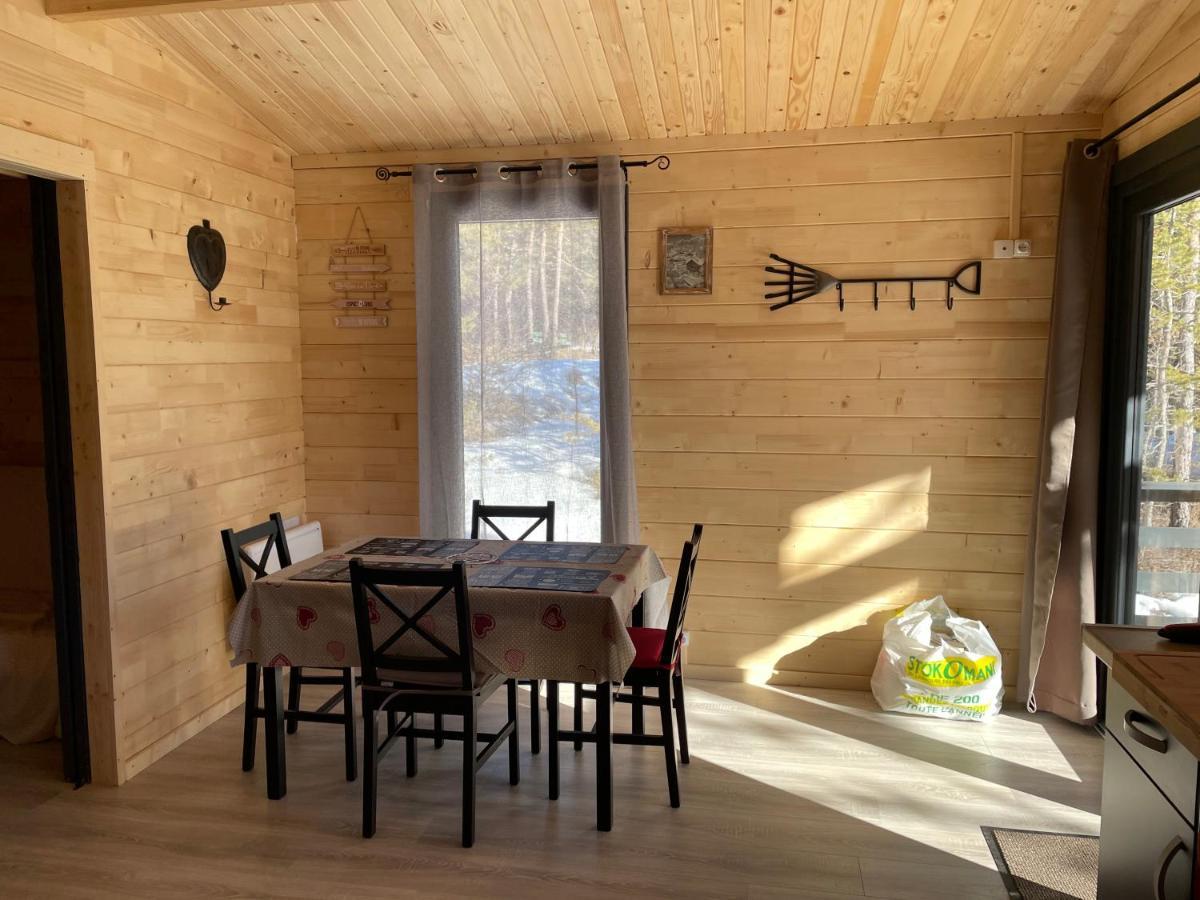 Parc Residentiel De Loisir : Le Loup Blanc Du Riou Hotel Barcelonnette Ngoại thất bức ảnh