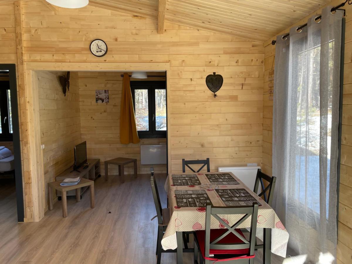 Parc Residentiel De Loisir : Le Loup Blanc Du Riou Hotel Barcelonnette Ngoại thất bức ảnh