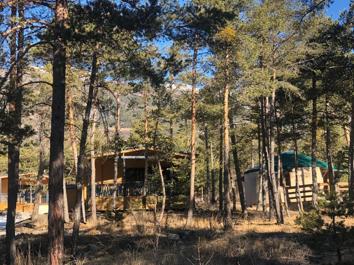Parc Residentiel De Loisir : Le Loup Blanc Du Riou Hotel Barcelonnette Ngoại thất bức ảnh