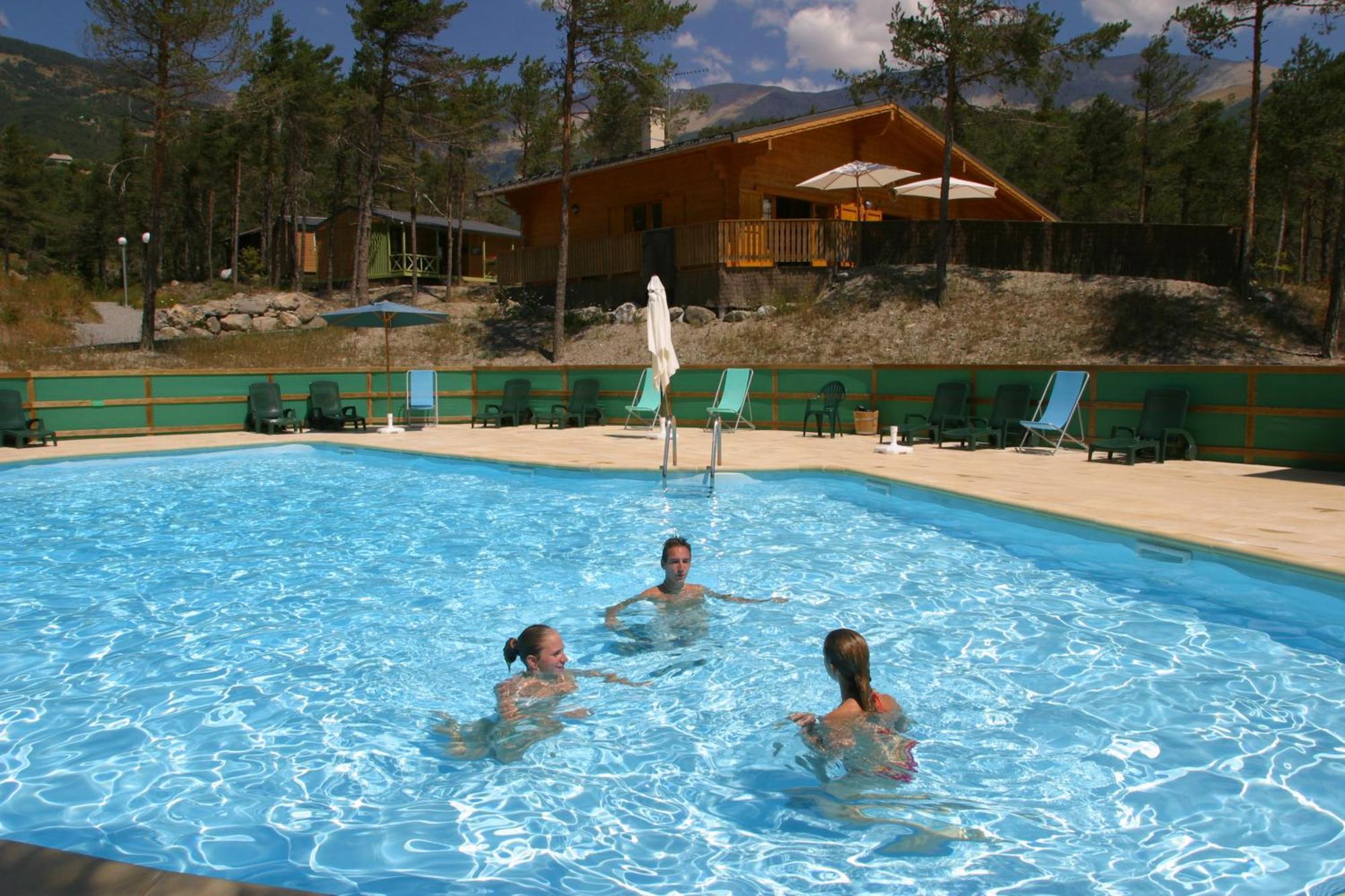 Parc Residentiel De Loisir : Le Loup Blanc Du Riou Hotel Barcelonnette Ngoại thất bức ảnh