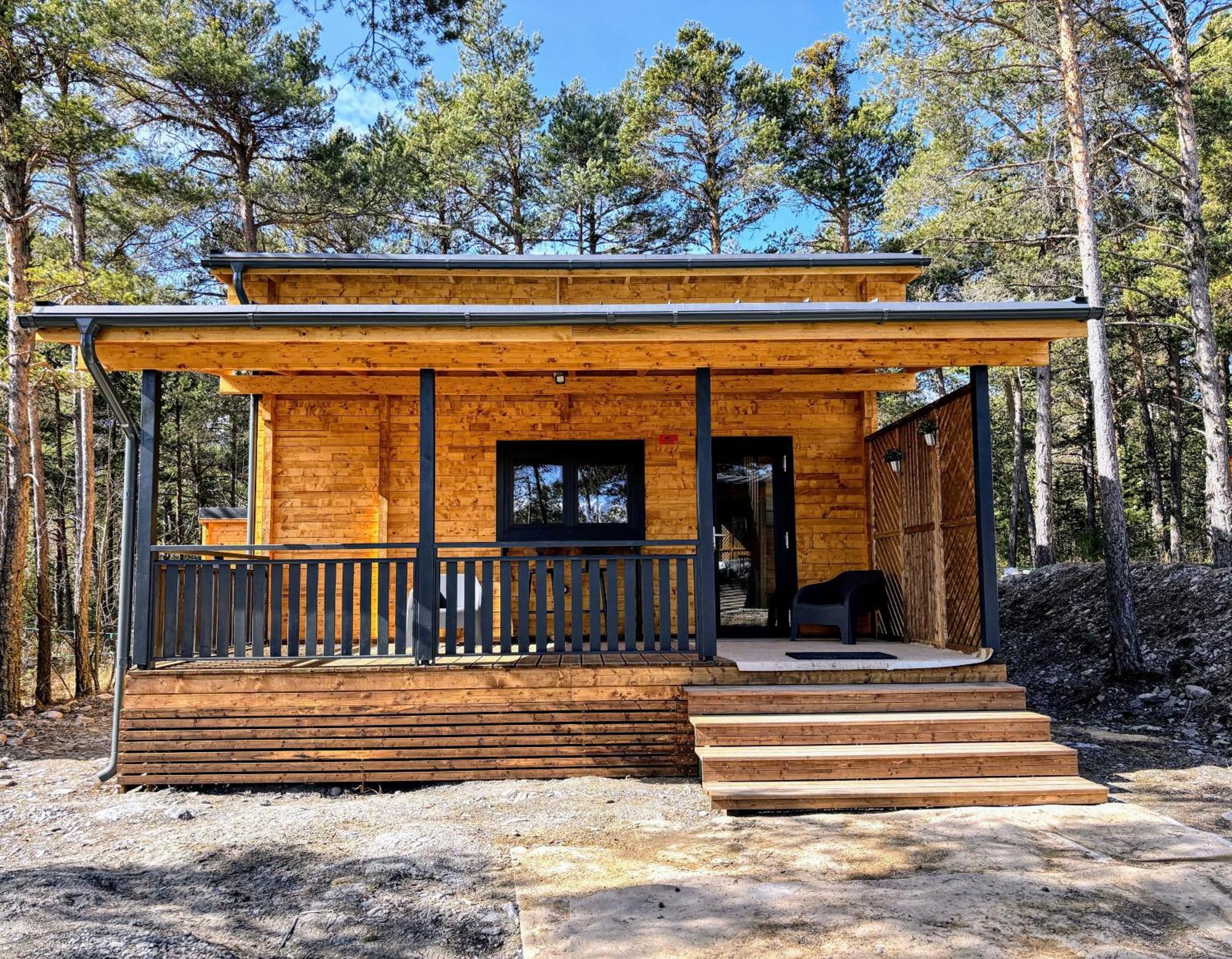 Parc Residentiel De Loisir : Le Loup Blanc Du Riou Hotel Barcelonnette Ngoại thất bức ảnh