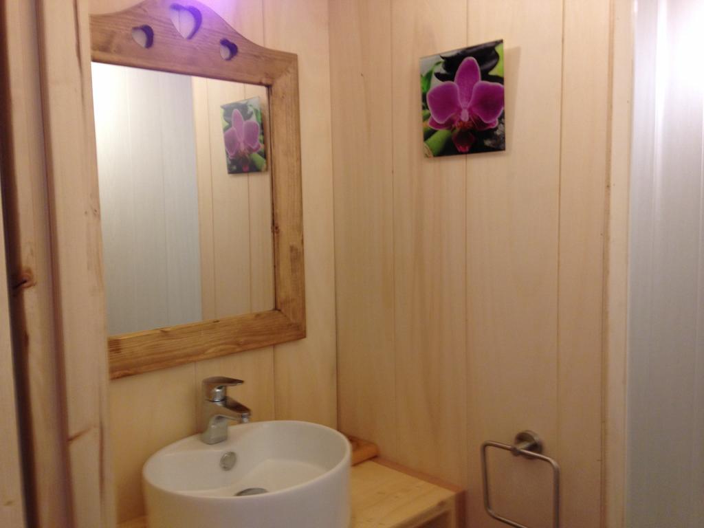 Parc Residentiel De Loisir : Le Loup Blanc Du Riou Hotel Barcelonnette Ngoại thất bức ảnh