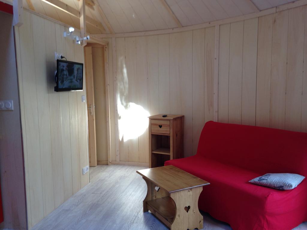 Parc Residentiel De Loisir : Le Loup Blanc Du Riou Hotel Barcelonnette Ngoại thất bức ảnh