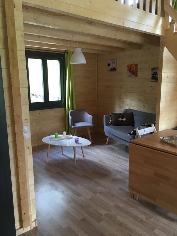 Parc Residentiel De Loisir : Le Loup Blanc Du Riou Hotel Barcelonnette Ngoại thất bức ảnh