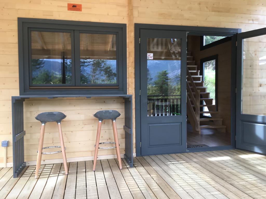 Parc Residentiel De Loisir : Le Loup Blanc Du Riou Hotel Barcelonnette Ngoại thất bức ảnh